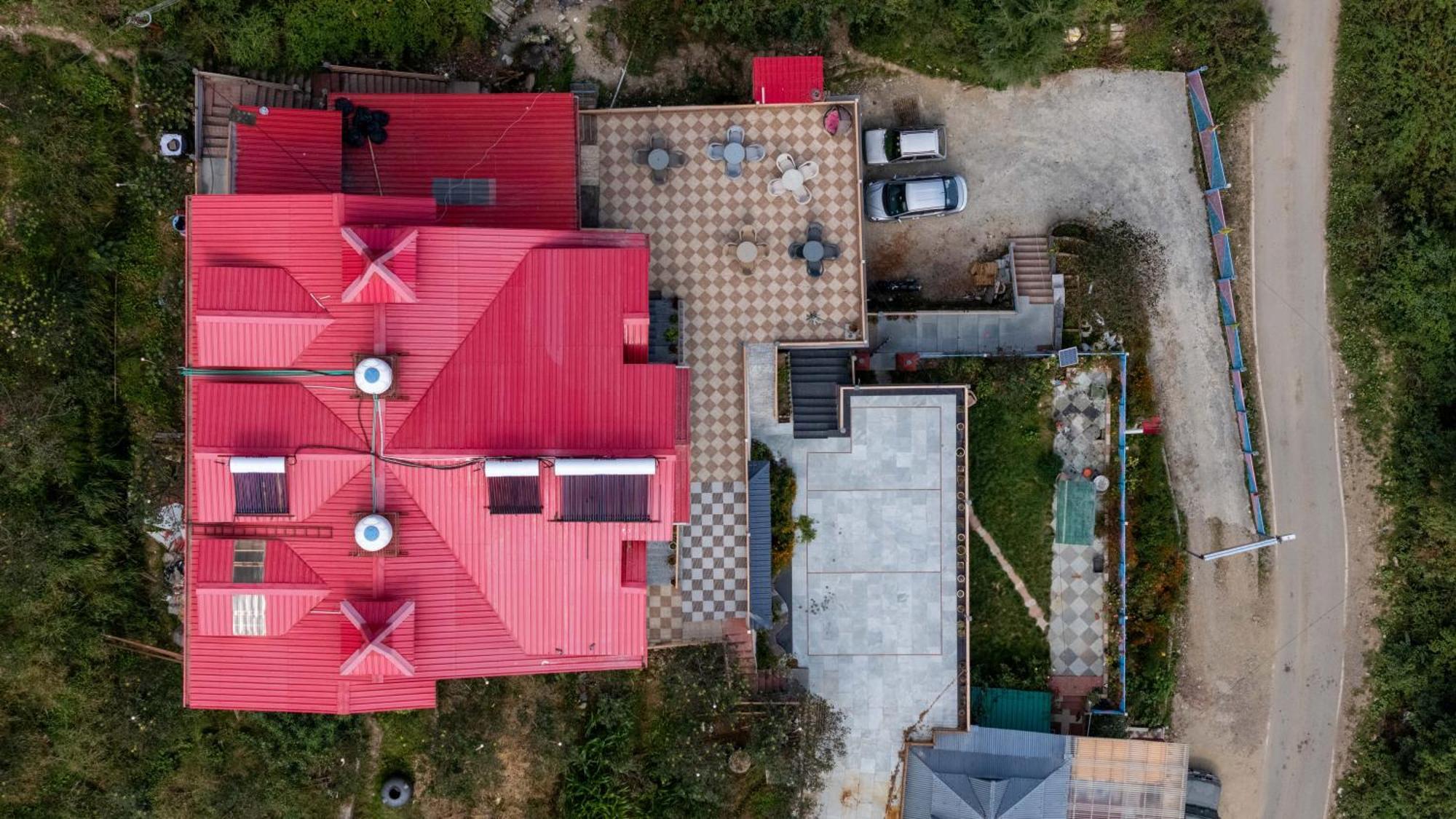 Hotel Wood Crista Kufri Near An Apple Orchard Exterior foto